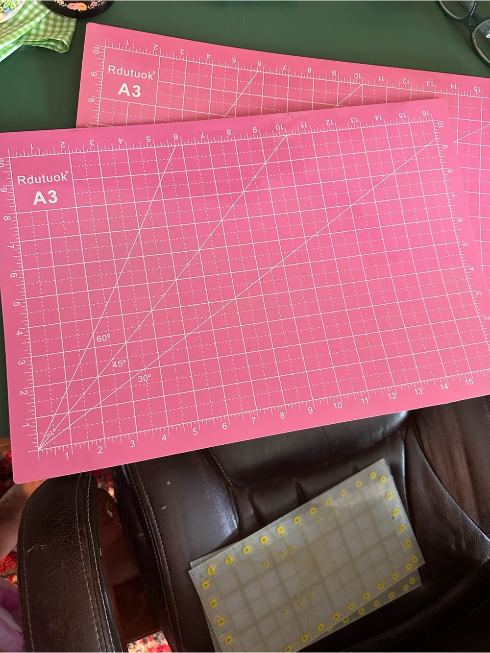 2Pink A3 Self-Healing Cutting Mat - Craft & Sewing plus 2 clean and cutting tool